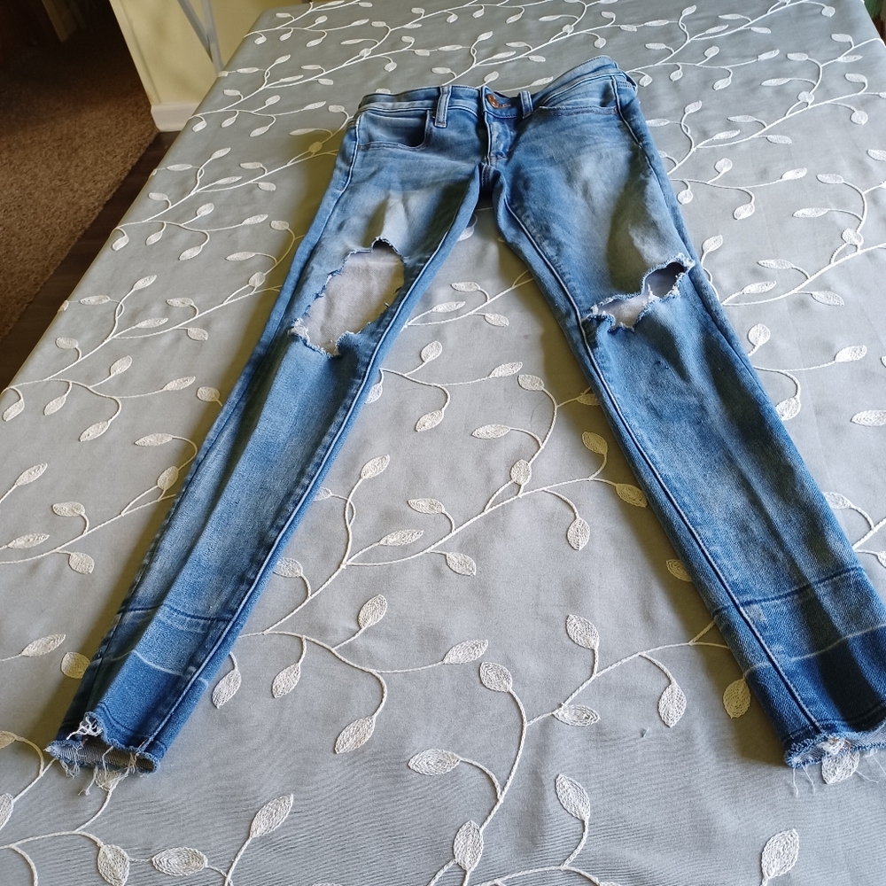 American Eagle Distressed Jeans